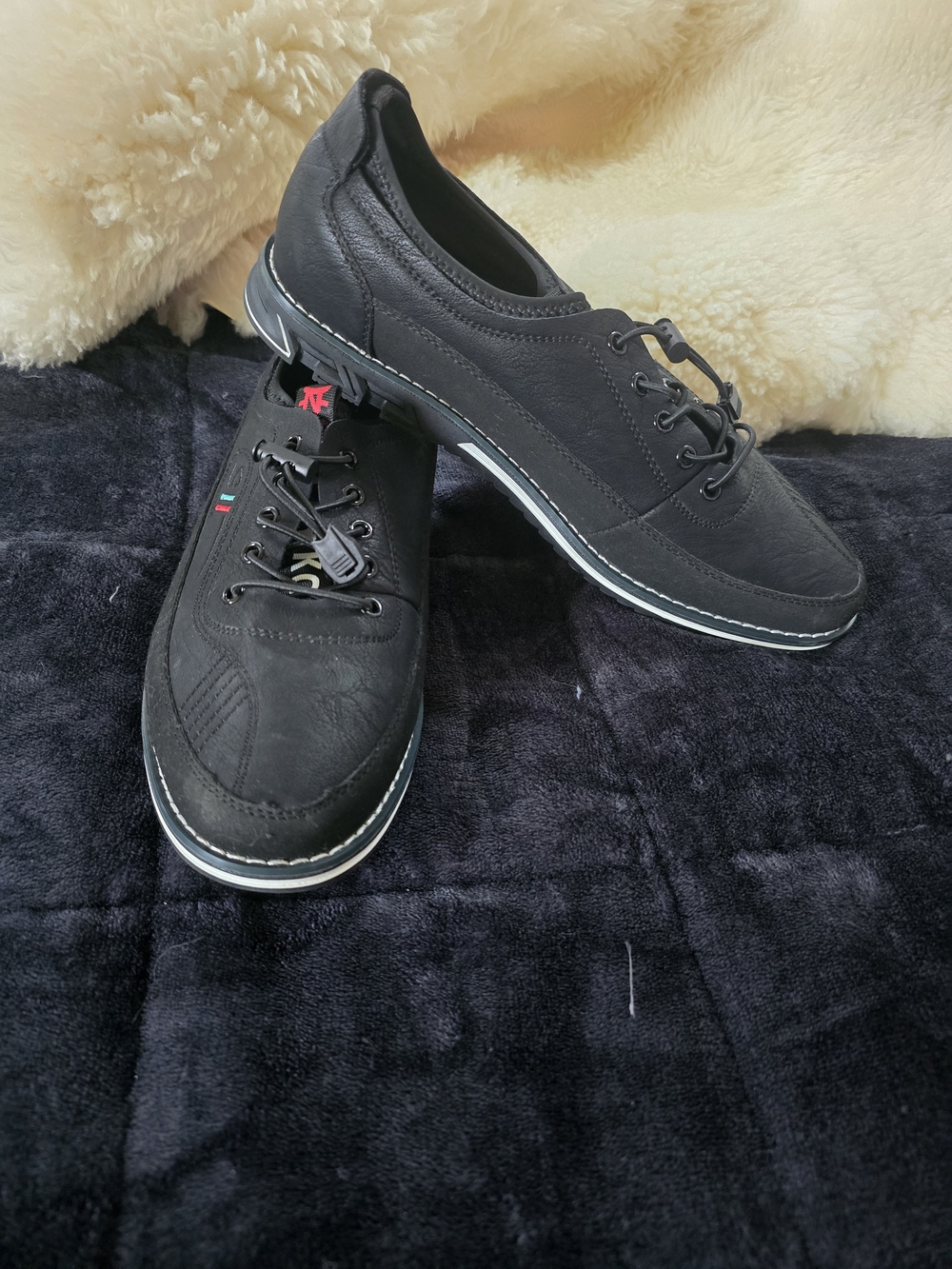 Men's Black Casual Lace-Up Sneakers